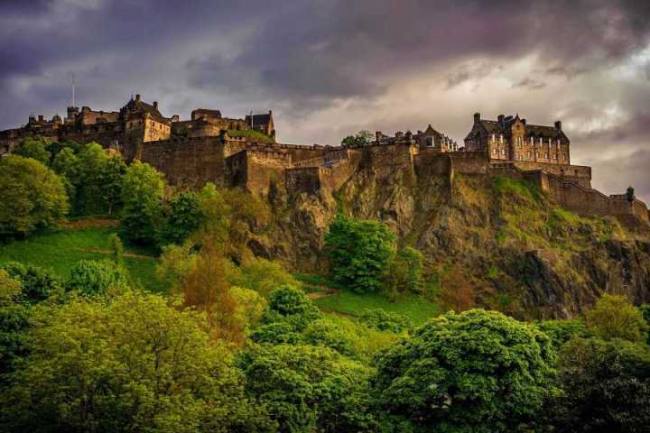 a castle on a cloudy day